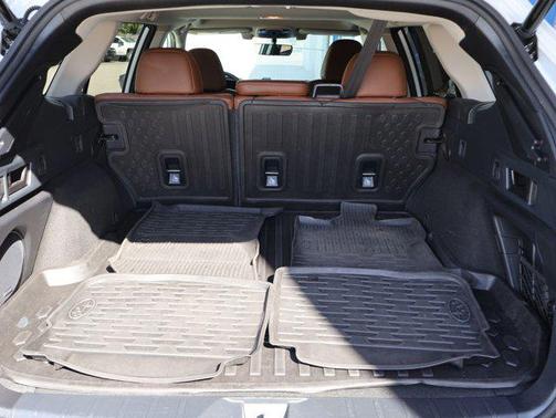 Crystal White Pearl 2022 Subaru Outback Touring