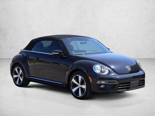 Deep Black Pearl Metallic 2013 Volkswagen Beetle 2.0T