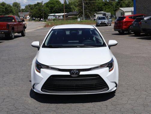Ice Cap 2025 Toyota Corolla LE