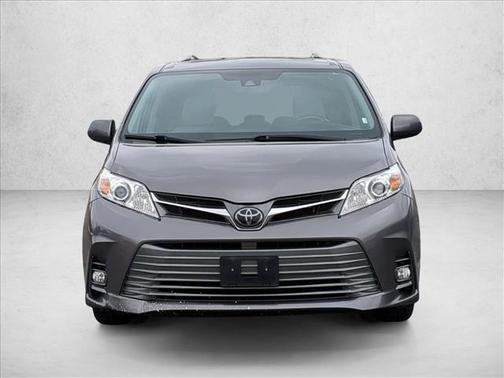 2020 Toyota Sienna XLE