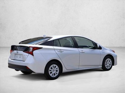Classic Silver Metallic 2019 Toyota Prius LE