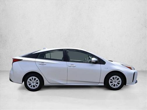 Classic Silver Metallic 2019 Toyota Prius LE