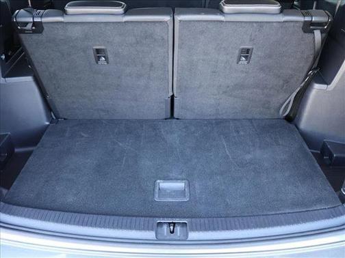 Silver 2025 Volkswagen Atlas 2.0T SE w/Technology 4MOTION