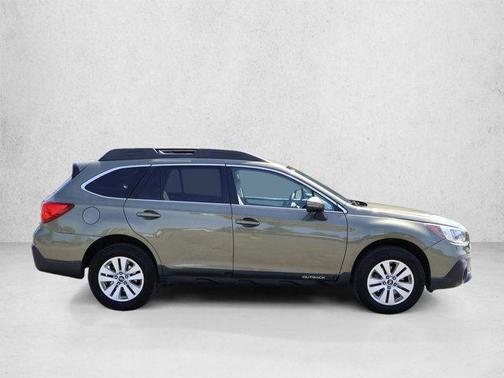Wilderness Green Metallic 2019 Subaru Outback 2.5i Premium