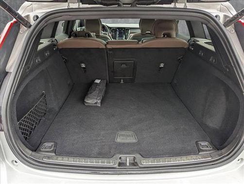 2023 Volvo V60 Cross Country B5 Plus