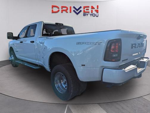 Bright White Clearcoat 2026 RAM 3500 Big Horn
