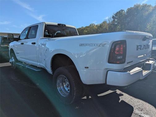 Bright White Clearcoat 2026 RAM 3500 Big Horn