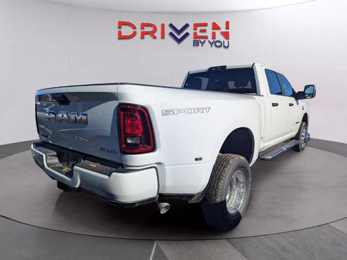 Bright White Clearcoat 2026 RAM 3500 Big Horn