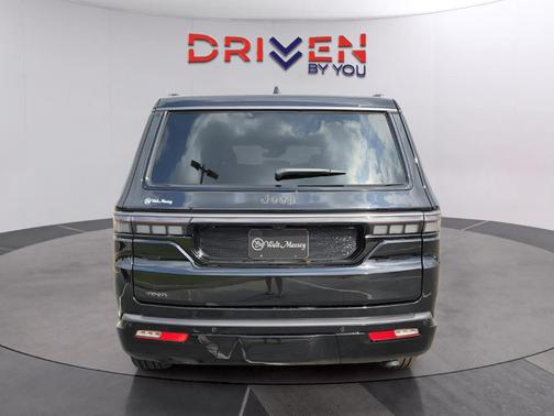 Gloss Black 2026 Jeep Grand Wagoneer Limited Reserve