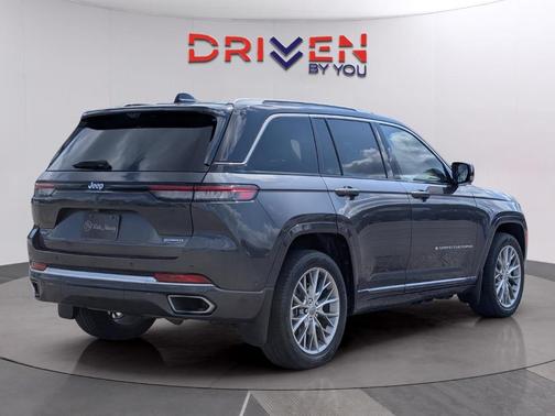 Metallic 2022 Jeep Grand Cherokee 4xe Summit