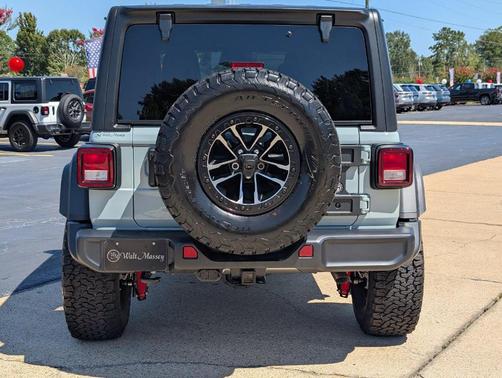 Earl Clearcoat 2027 Jeep Wrangler