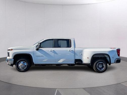 Summit White 2024 Chevrolet Silverado 3500 LT