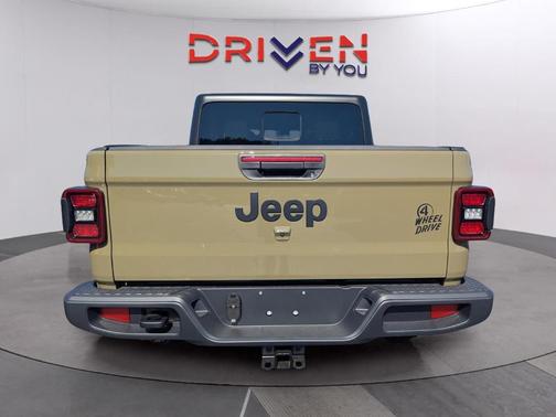 2025 Jeep Gladiator Sport