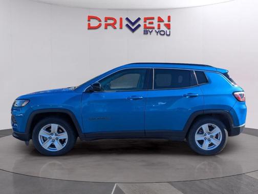 Bright White Clearcoat 2022 Jeep Compass Latitude