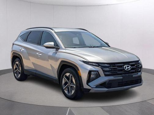 Shimmering Silver 2025 Hyundai TUCSON SEL