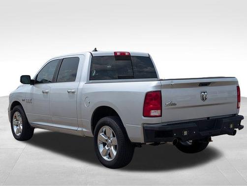 2016 RAM 1500 SLT
