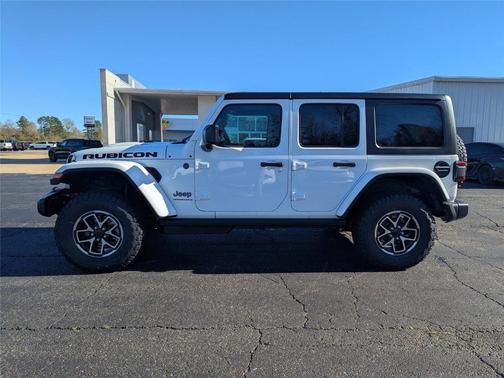 Bright White Clearcoat 2026 Jeep Wrangler Rubicon