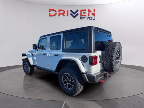 Bright White Clearcoat 2026 Jeep Wrangler Rubicon