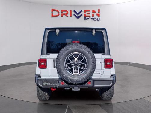 Bright White Clearcoat 2026 Jeep Wrangler Rubicon