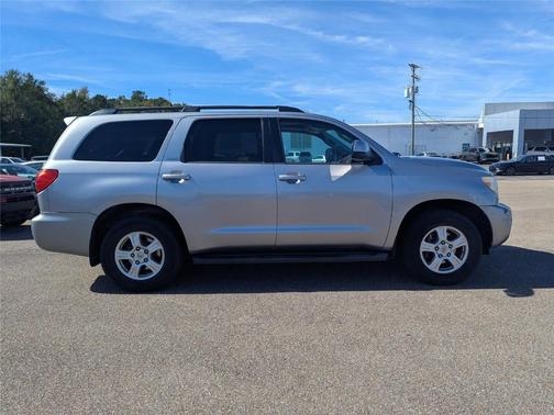 2013 Toyota Sequoia SR5
