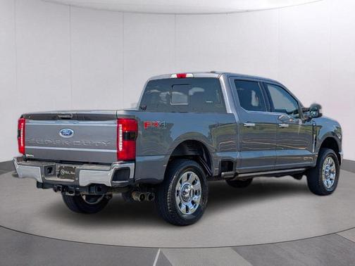 Carbonized Gray 2024 Ford F-250 Lariat