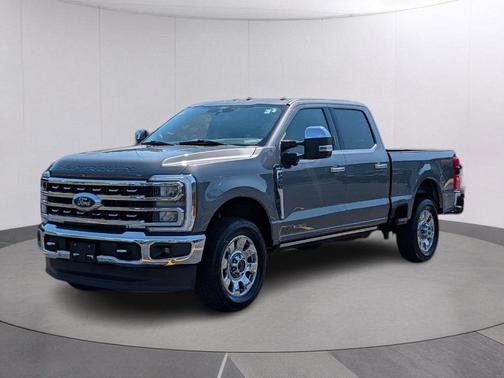 Carbonized Gray 2024 Ford F-250 Lariat