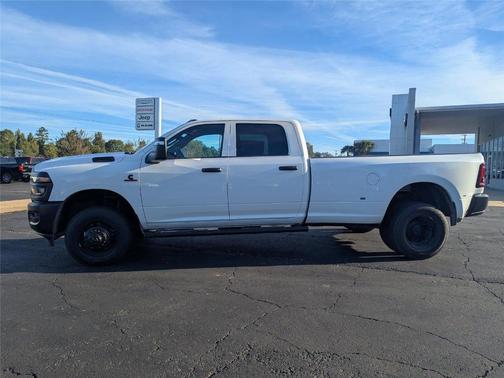 Bright White Clearcoat 2026 RAM 3500 Tradesman