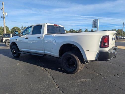 Bright White Clearcoat 2026 RAM 3500 Tradesman