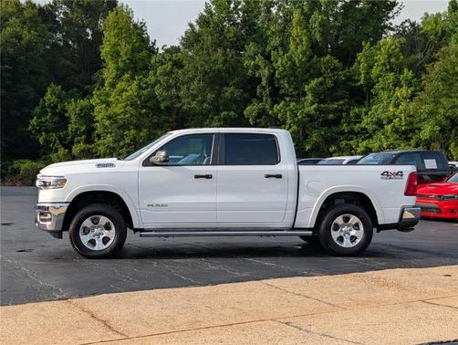 Bright White Clearcoat 2025 RAM 1500 Big Horn