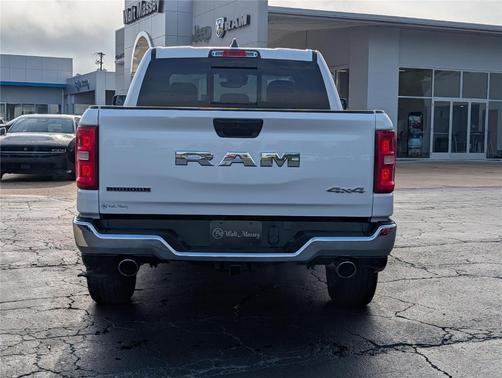 Bright White Clearcoat 2025 RAM 1500 Big Horn