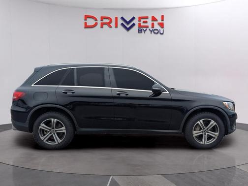 2017 Mercedes-Benz GLC 300 Base