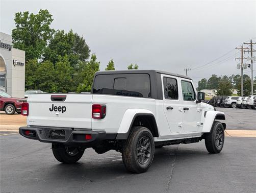 Bright White Clearcoat 2026 Jeep Gladiator Sport