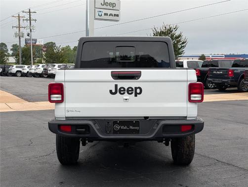 Bright White Clearcoat 2026 Jeep Gladiator Sport