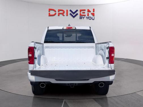 Bright White Clearcoat 2026 RAM 1500 Laramie