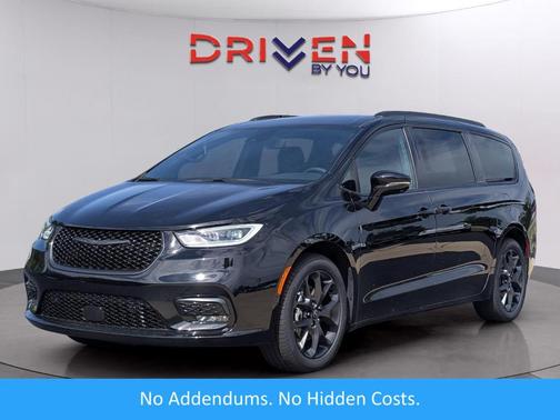 Diamond Black 2026 Chrysler Pacifica Select