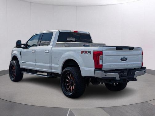 White Platinum Tri-Coat Metallic 2017 Ford F-250 Lariat