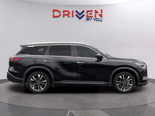 Mineral Black 2023 INFINITI QX60 Luxe