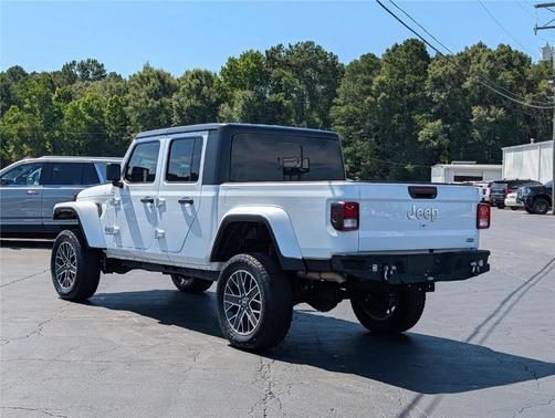 Bright White Clearcoat 2023 Jeep Gladiator Overland