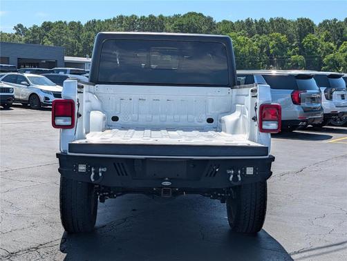 Bright White Clearcoat 2023 Jeep Gladiator Overland