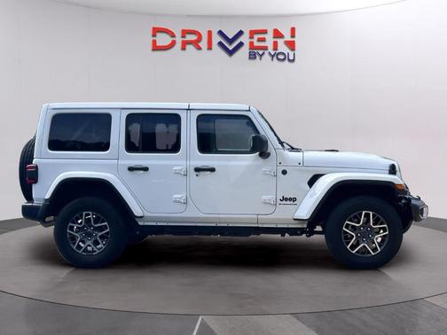 Bright White Clearcoat 2025 Jeep Wrangler Sahara