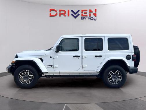 Bright White Clearcoat 2025 Jeep Wrangler Sahara