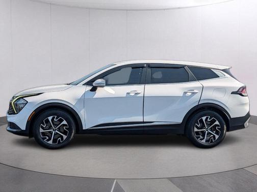 Glacial White Pearl 2023 Kia Sportage EX