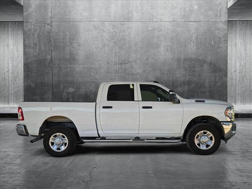 2024 RAM 2500 Tradesman Crew Cab 4x4 6'4' Box
