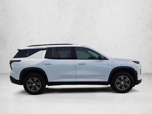 Summit White 2026 Chevrolet Traverse LT