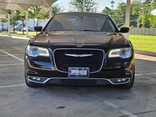 2017 Chrysler 300 Limited