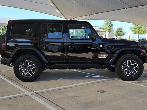 2024 Jeep Wrangler 4-Door Sahara 4x4