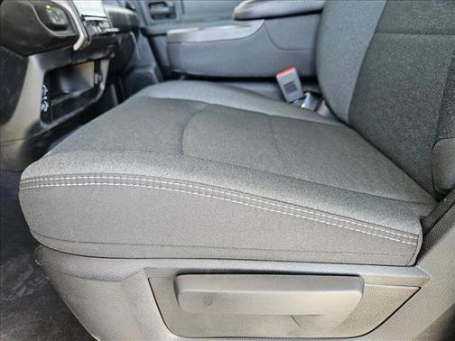 Bright White Clearcoat 2026 RAM 2500 Warlock Crew Cab 4x4 6'4' Box