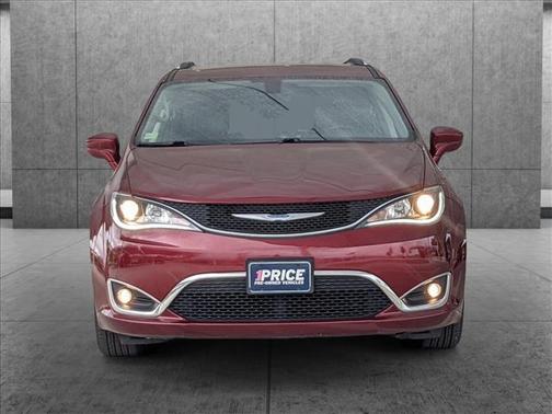 Photo 2 of 24 of 2018 Chrysler Pacifica Touring-L