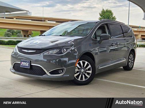 2020 Chrysler Pacifica Hybrid Touring L