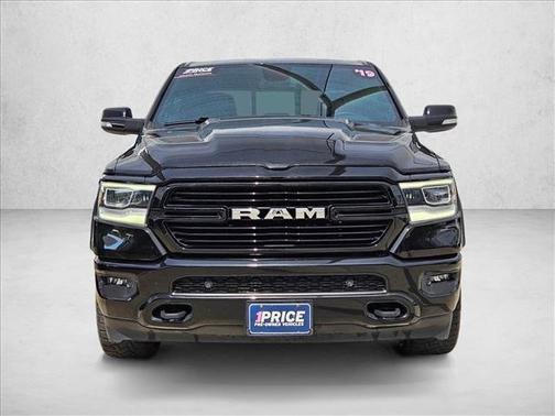 Diamond Black Crystal Pearlcoat 2019 RAM 1500 Laramie
